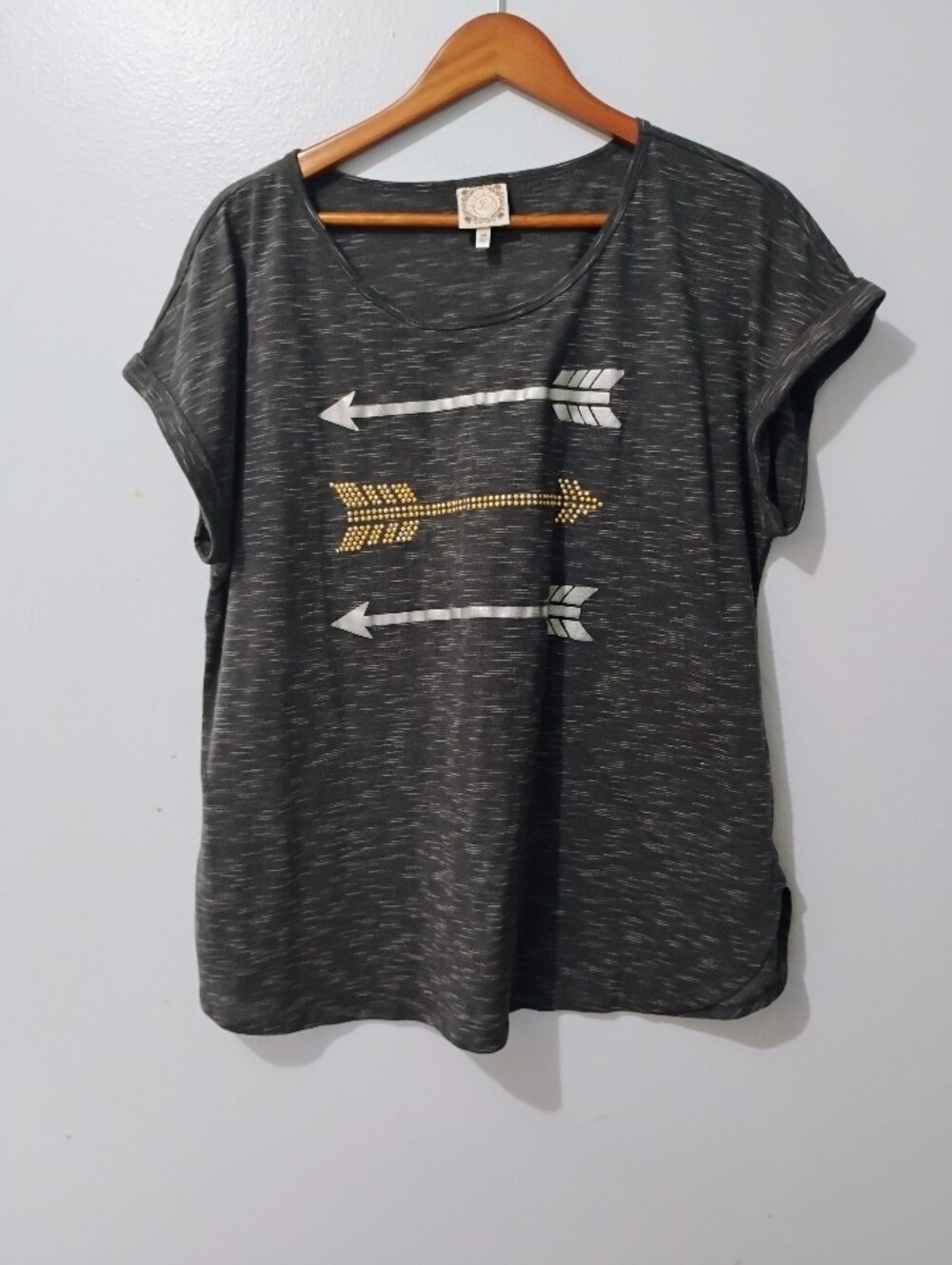 Women's Dark Gray Arrow Graphic Tee - Gold Accent